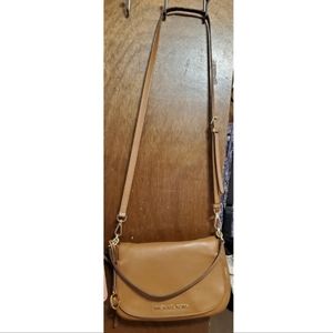 EUC Michael Kors Tan Crossbody